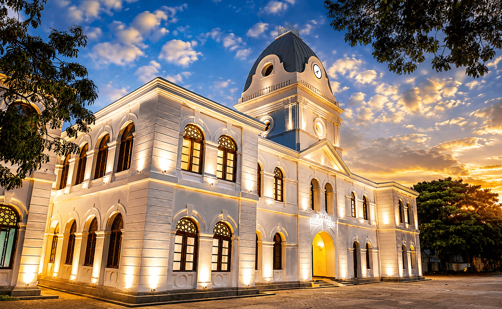 Arcade Independence Square — Clock Tower